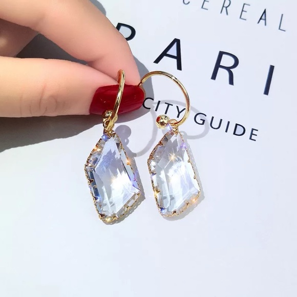 Jewelry - Trendy Transparent Drop Earrings